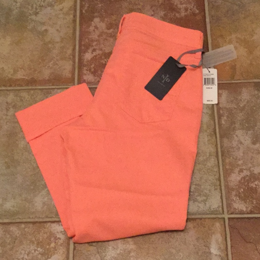 NYDJ wide cuff Capri - NWT